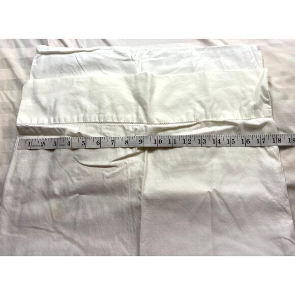 White Cotton Pillowcase Set With Minor Flaws & Soft Texture 91e - Picture 6 of 8